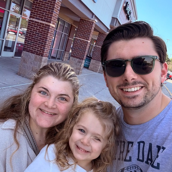 LAUREN IS LIVE!! ❣️❣️LIKE this to be notified when I go live on posh! - Picture 5 of 7